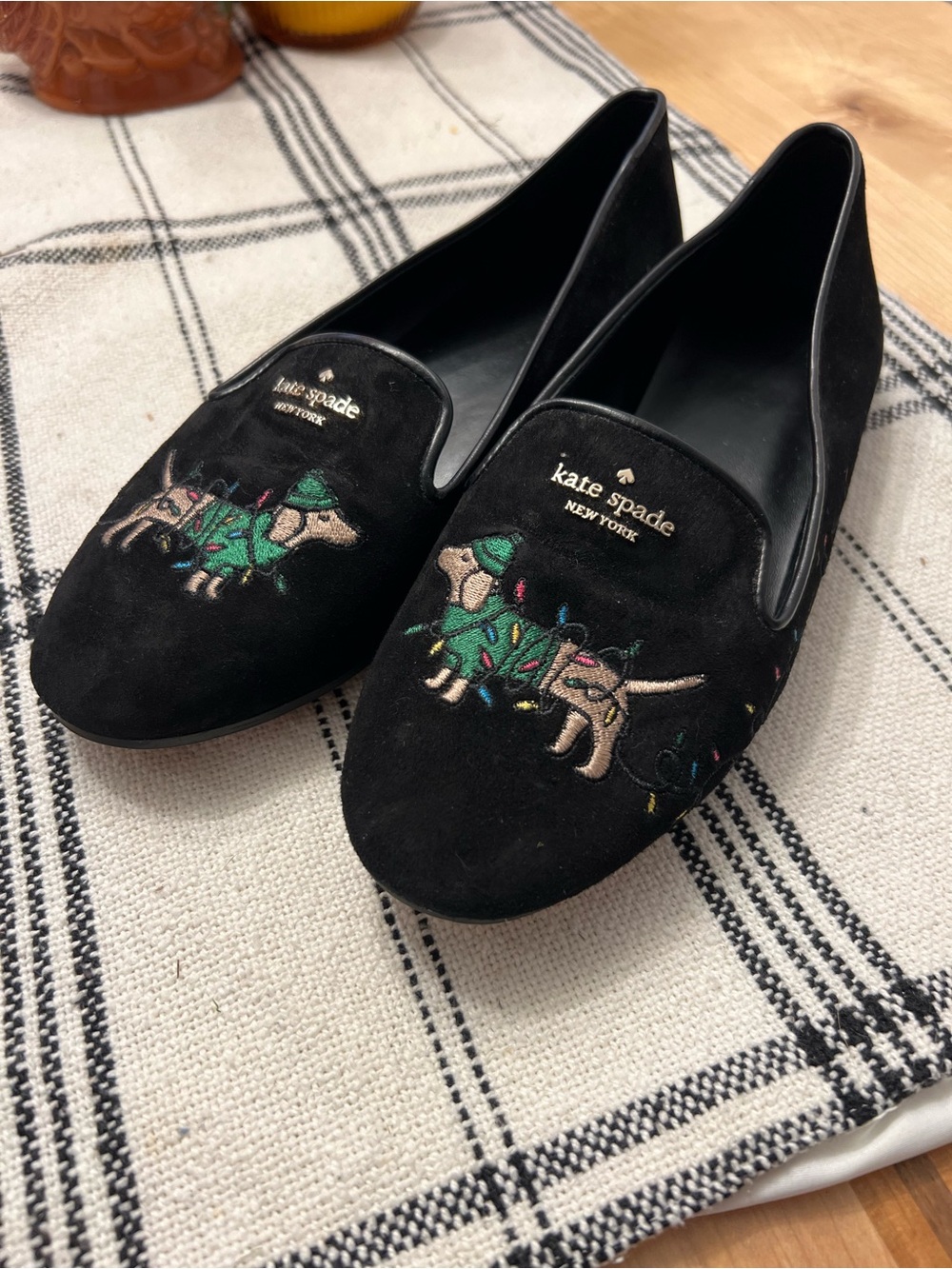 Kate Spade Claude Holiday Dachshund Embroidered Suede Flats – Size 8B